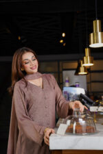 Taupe - Image 4